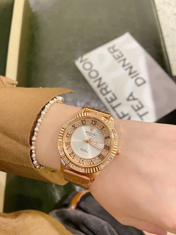 ブランド時計背面デザイン